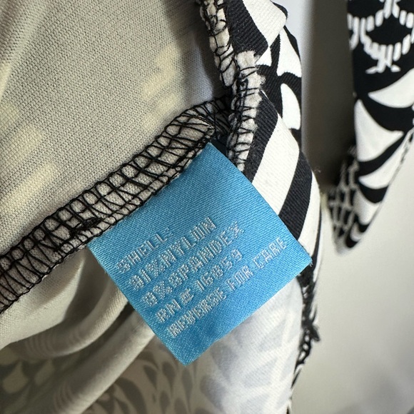 J.McLaughlin Black White Artsy Abstract 3/4 Sleeve Tunic Top Size Medium - Picture 3 of 6